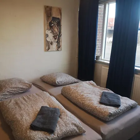 2 Vaerelser M Minikokken Brusekabine Og Toilet 4 Prs Habitación en casa particular *